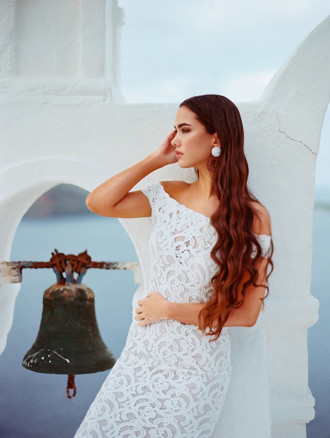 The-Bridal-House-F161-Celine-wedding-dress-front-close