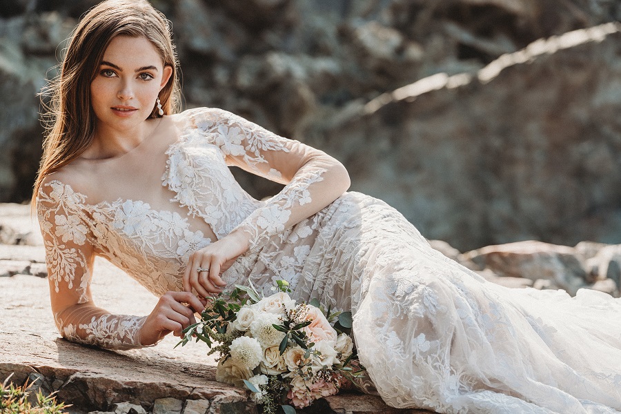 The-Bridal-House-allure-9623-wedding-dress-frontclose